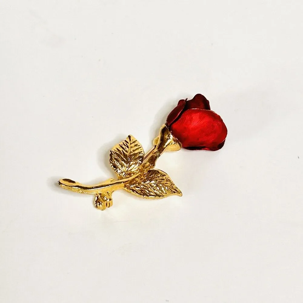 Vintage Giovanni Single Red Rose Flower Brooch Pin Gold Tone Boutonniere Lapel